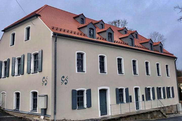 Preis der Oberfrankenstiftung an die Eheleute Tatjana Kaiser-Ruska und Georg Kaiser - Schönauer Haus